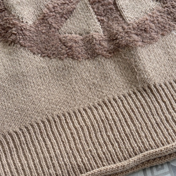 POL Tan Peace Sign Sweater - Picture 4 of 7